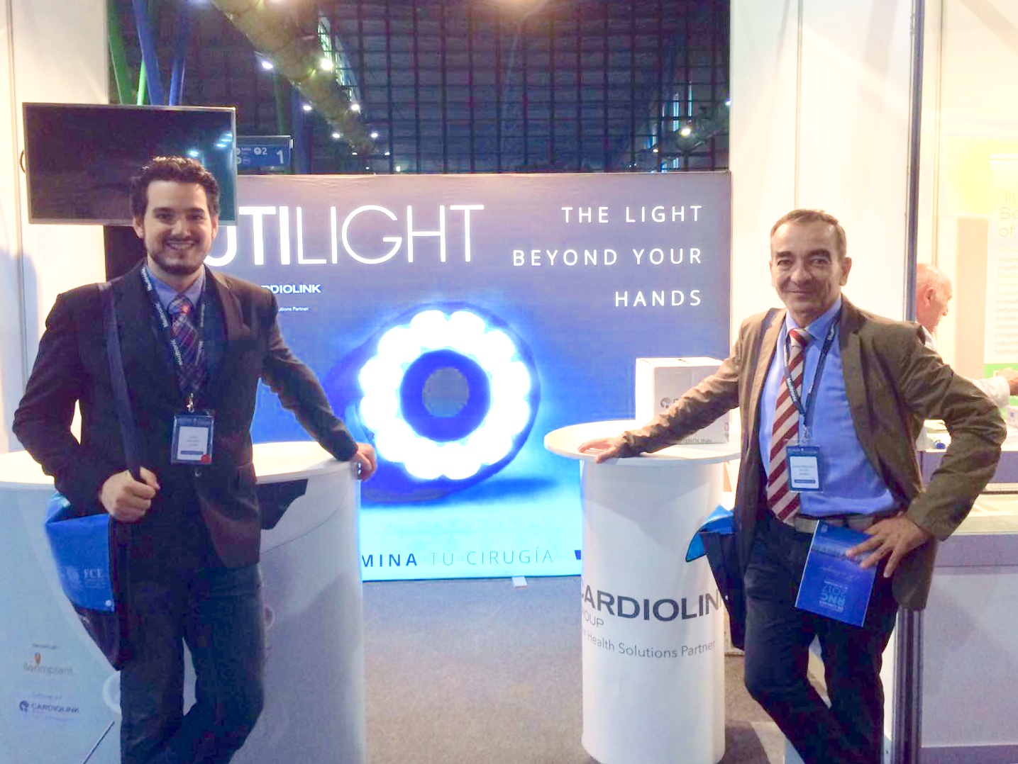 Drs. Navinés and Julian presenting Rutilight